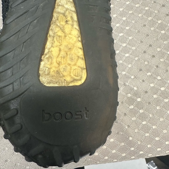 Yeezy v2 low bred Ape 779001 - Picture 4 of 10